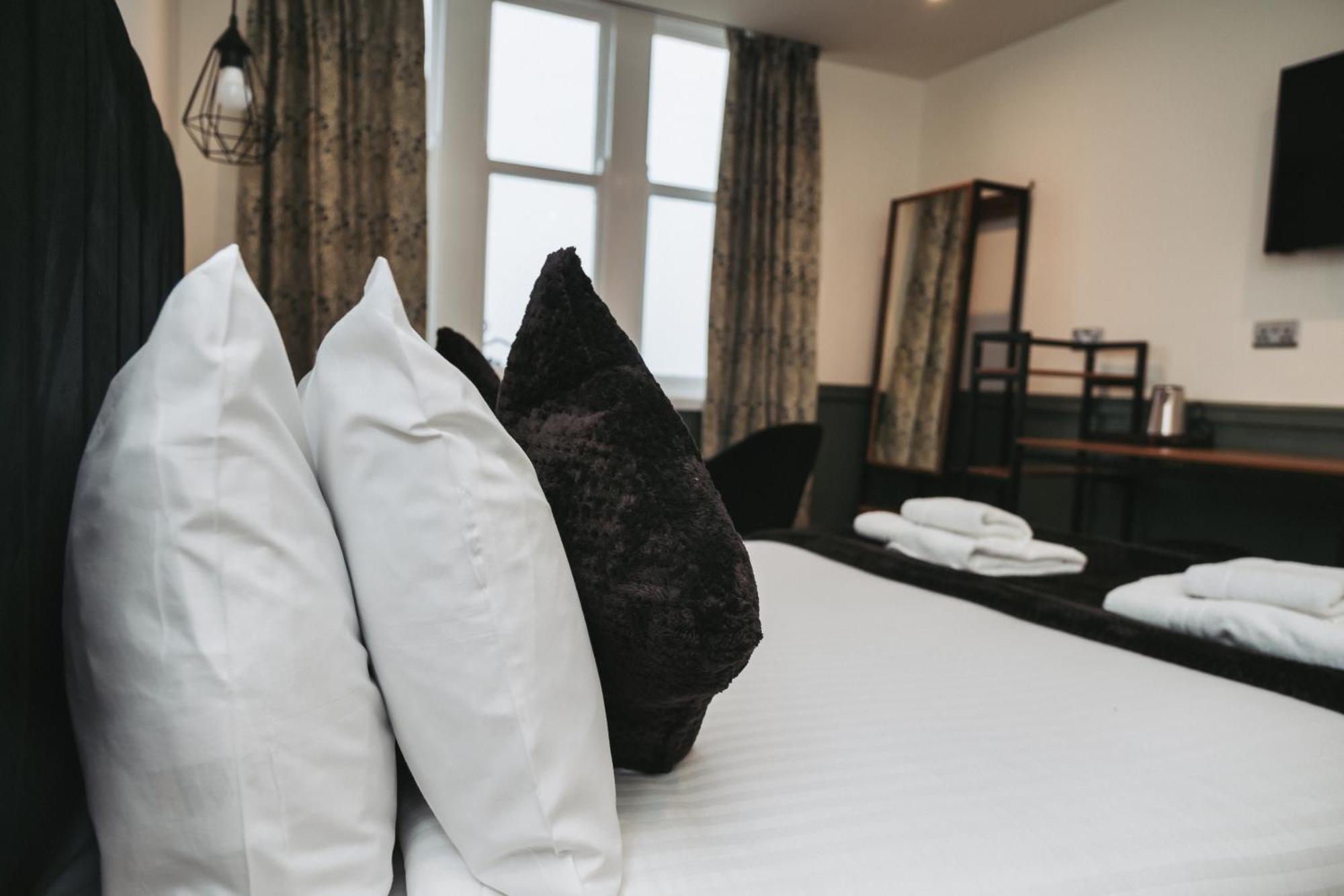 The Royal Bar & Shaker Otel Morecambe Dış mekan fotoğraf